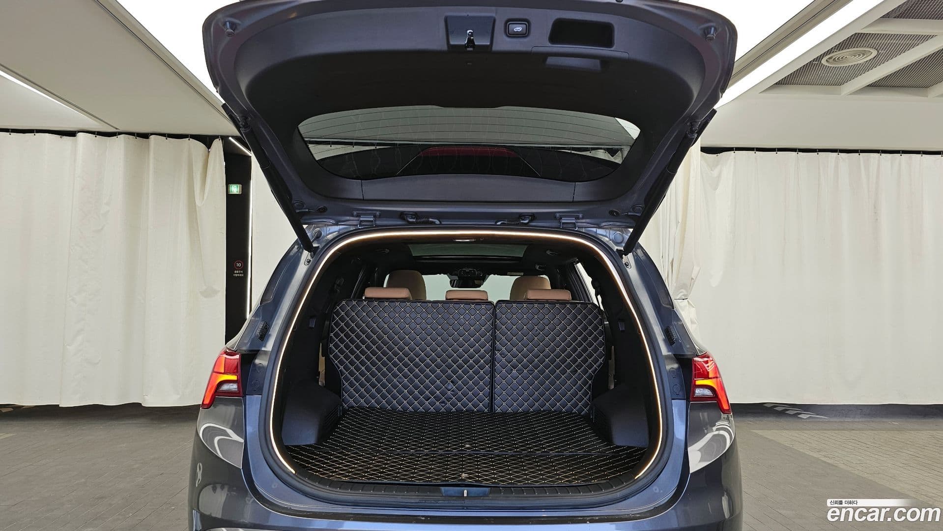 Main__Slider__Photo:Santafe Hyundai 2023.2-19