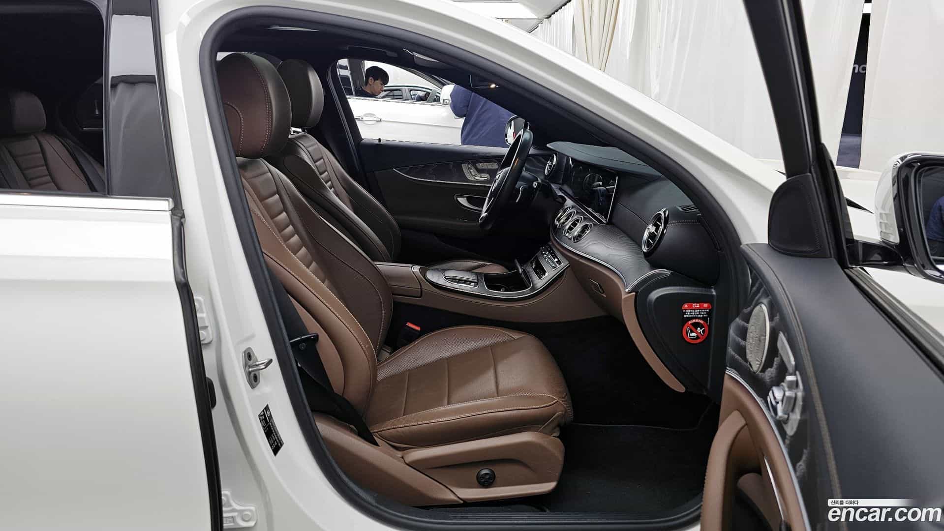 E-Class Mercedes-Benz 2022.4-OPTION-015