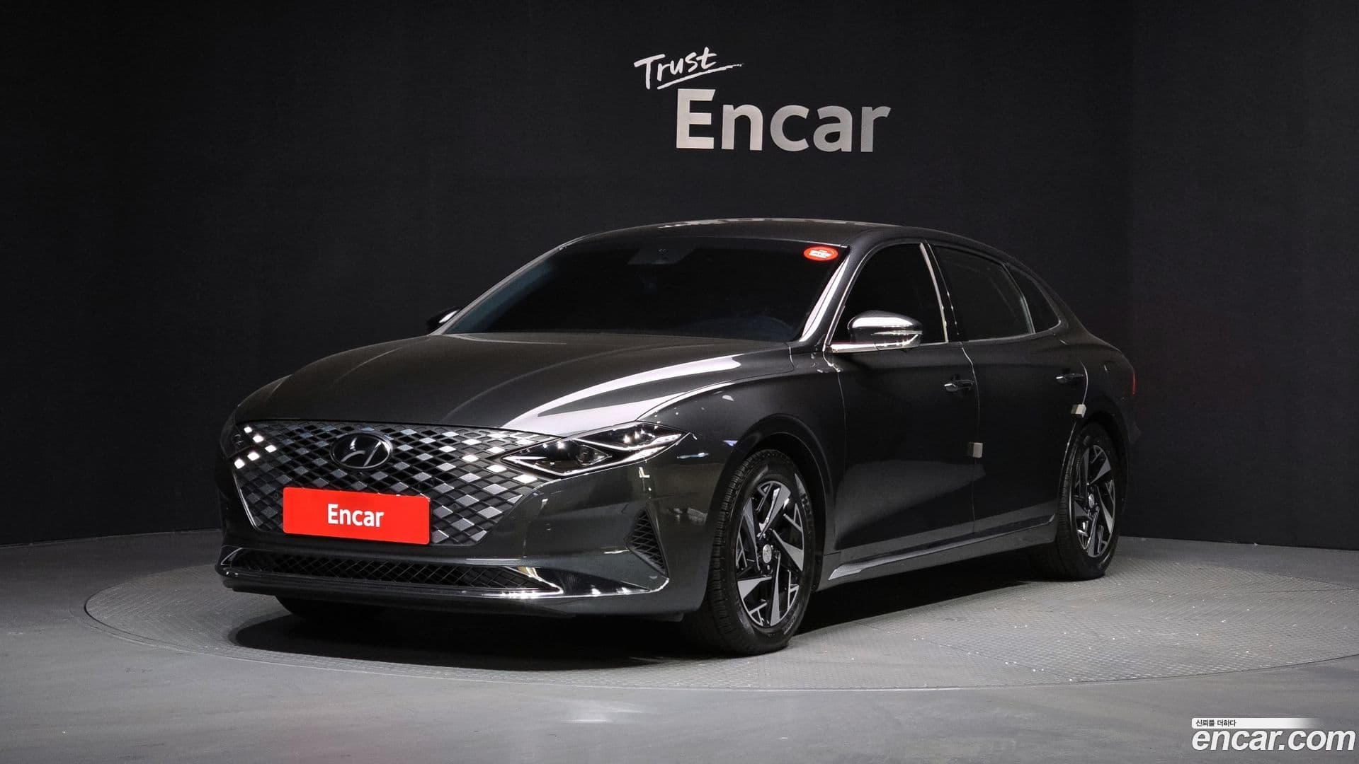 Main__Slider__Photo:Grandeur Hyundai 2021.6-0