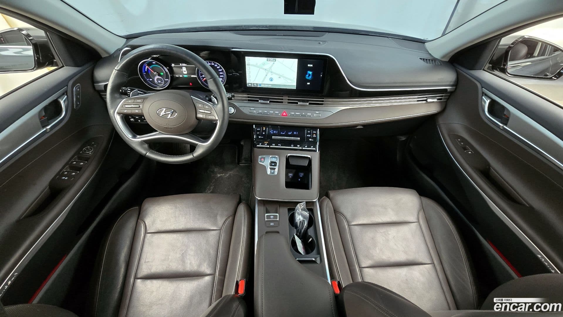 Main__Slider__Photo:Grandeur Hyundai 2021.6-6