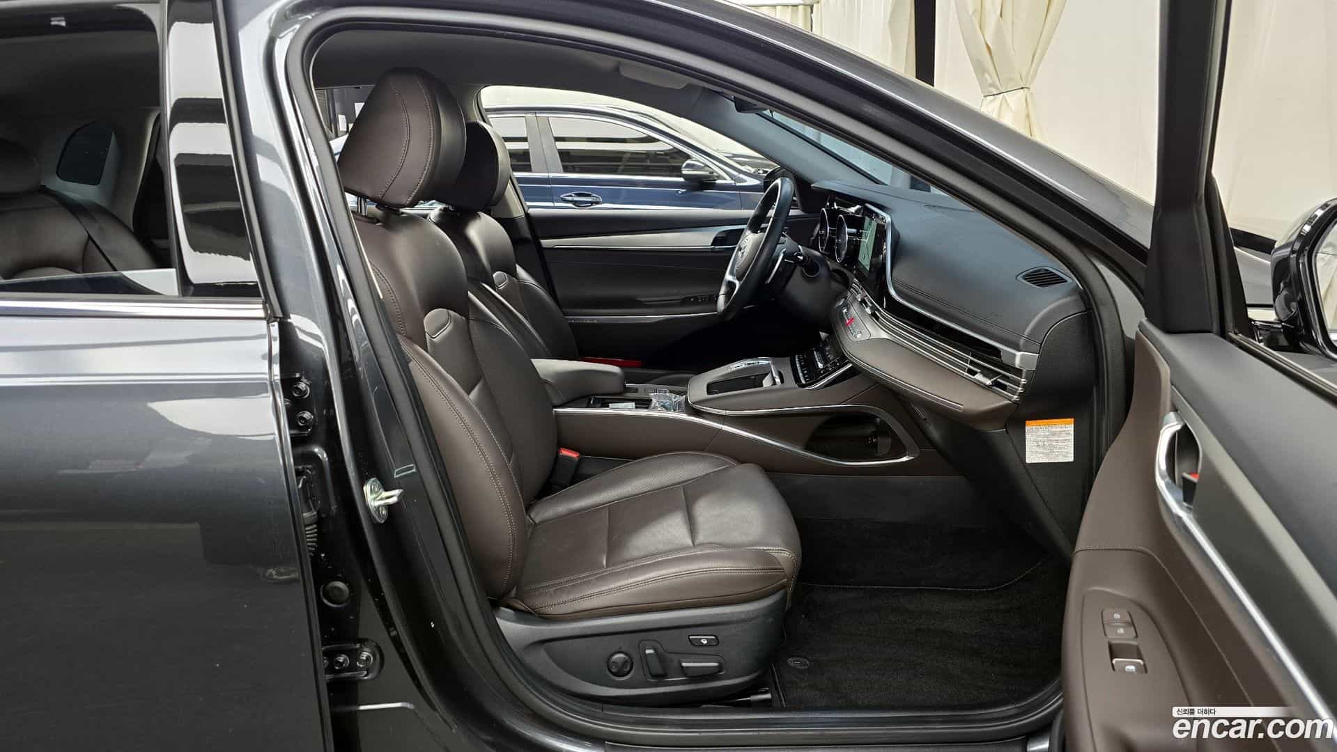 Grandeur Hyundai 2021.6-OPTION-015