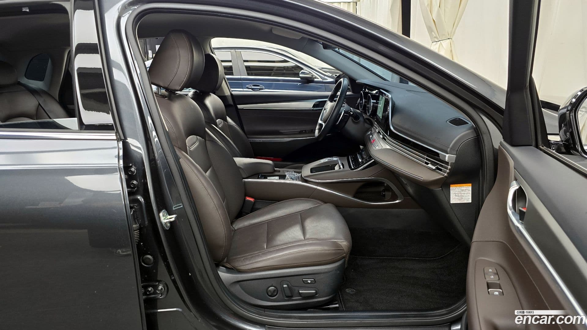 Main__Slider__Photo:Grandeur Hyundai 2021.6-10