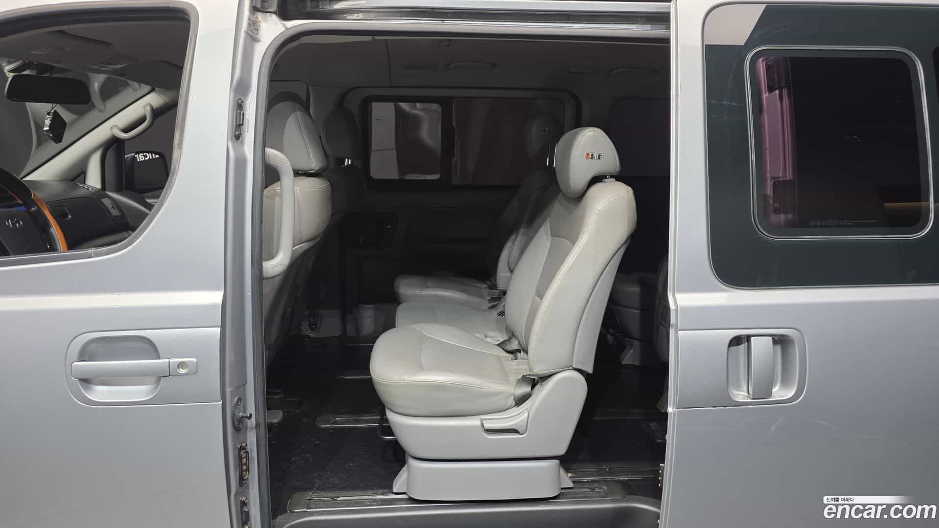 Starex Hyundai 2017.7-OPTION-015