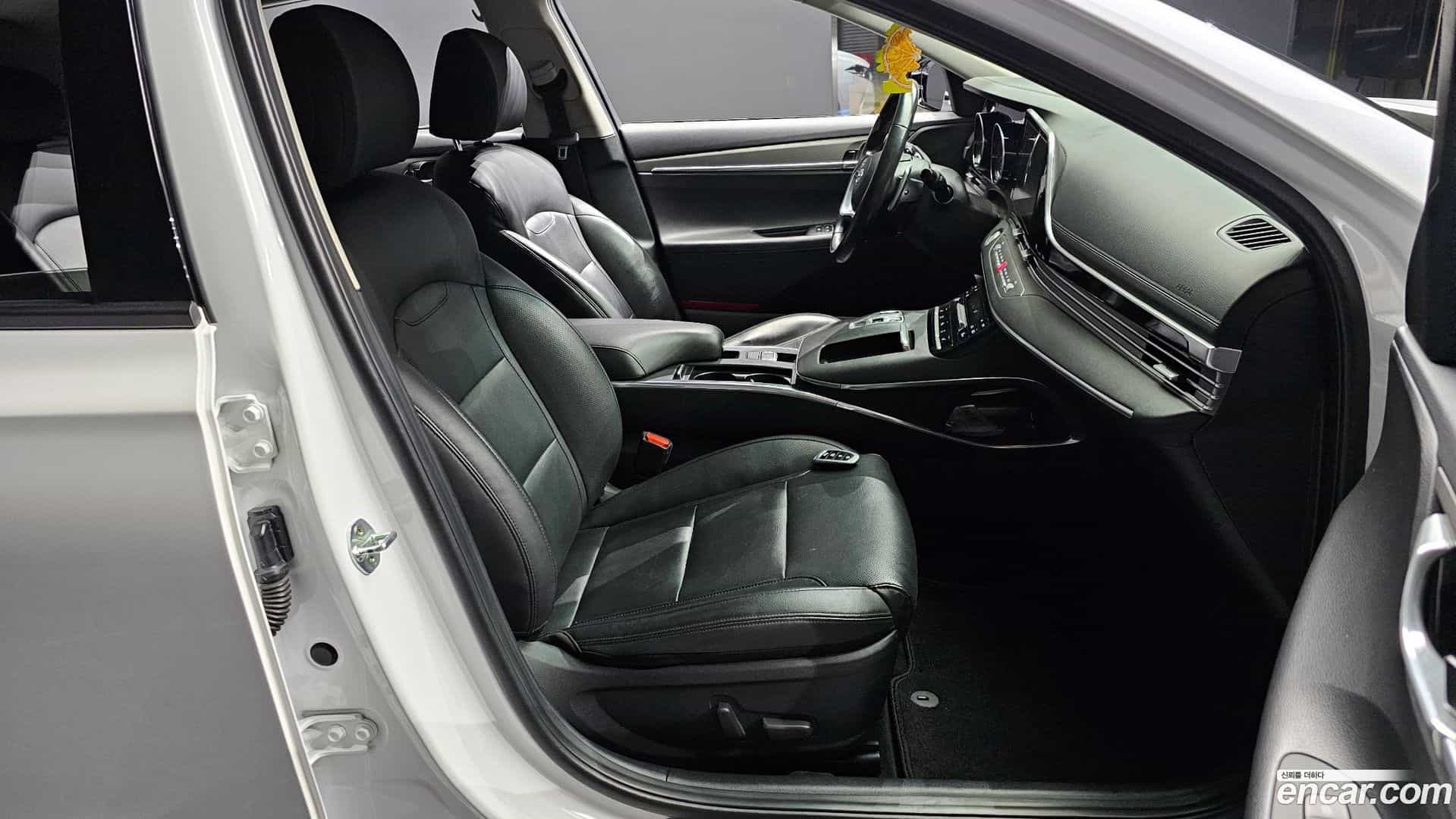 Grandeur Hyundai 2020.3-INNER-010