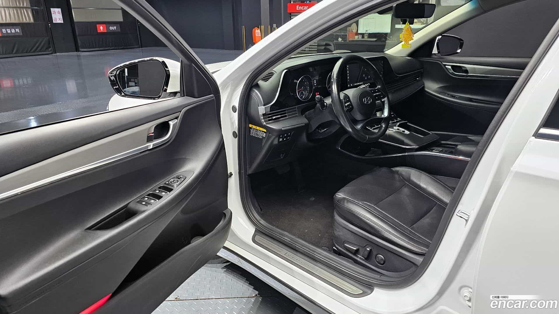 Grandeur Hyundai 2020.3-OPTION-015