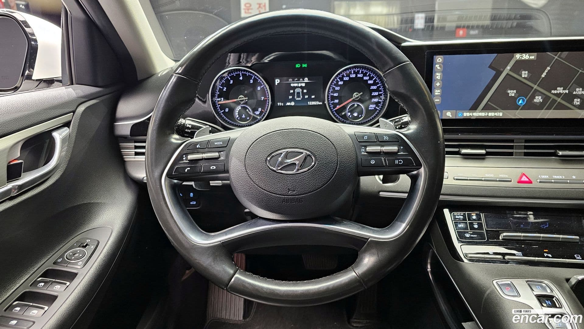 Main__Slider__Photo:Grandeur Hyundai 2020.3-12