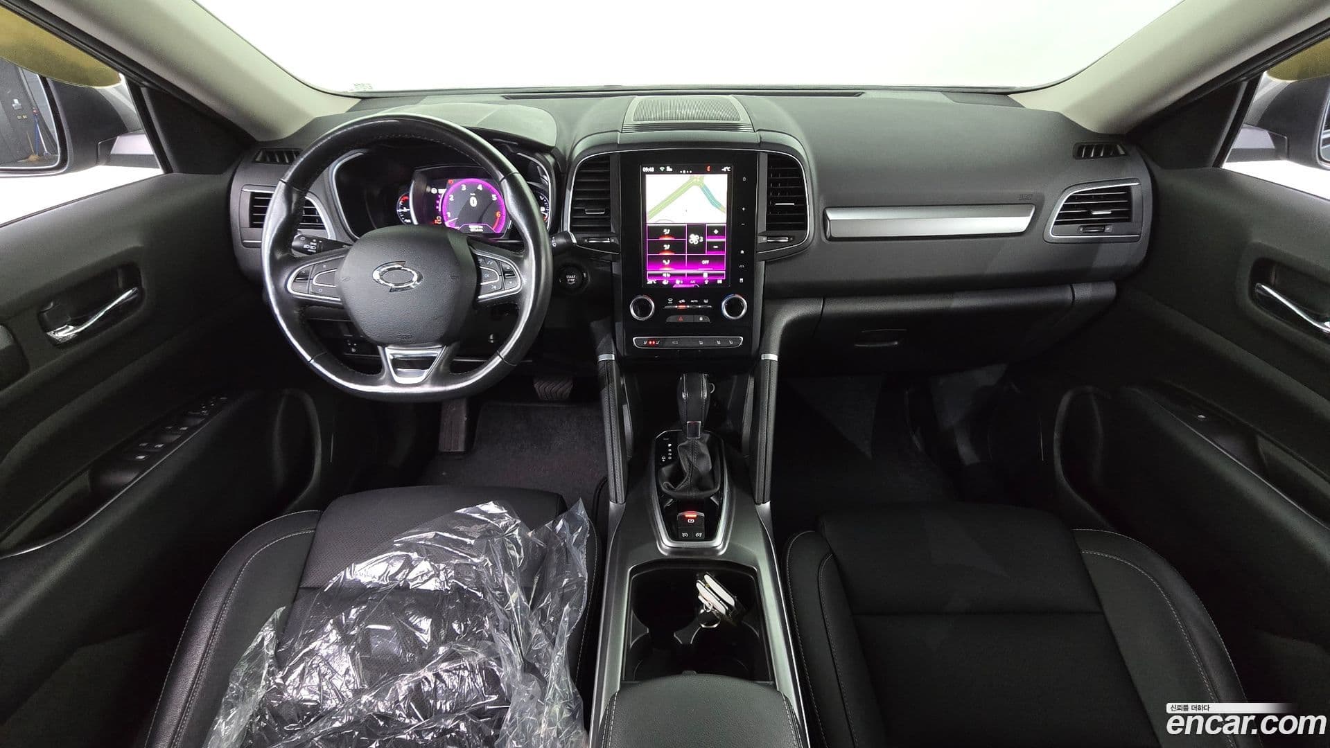 Main__Slider__Photo:QM6 Renault-KoreaSamsung 2021.10-6