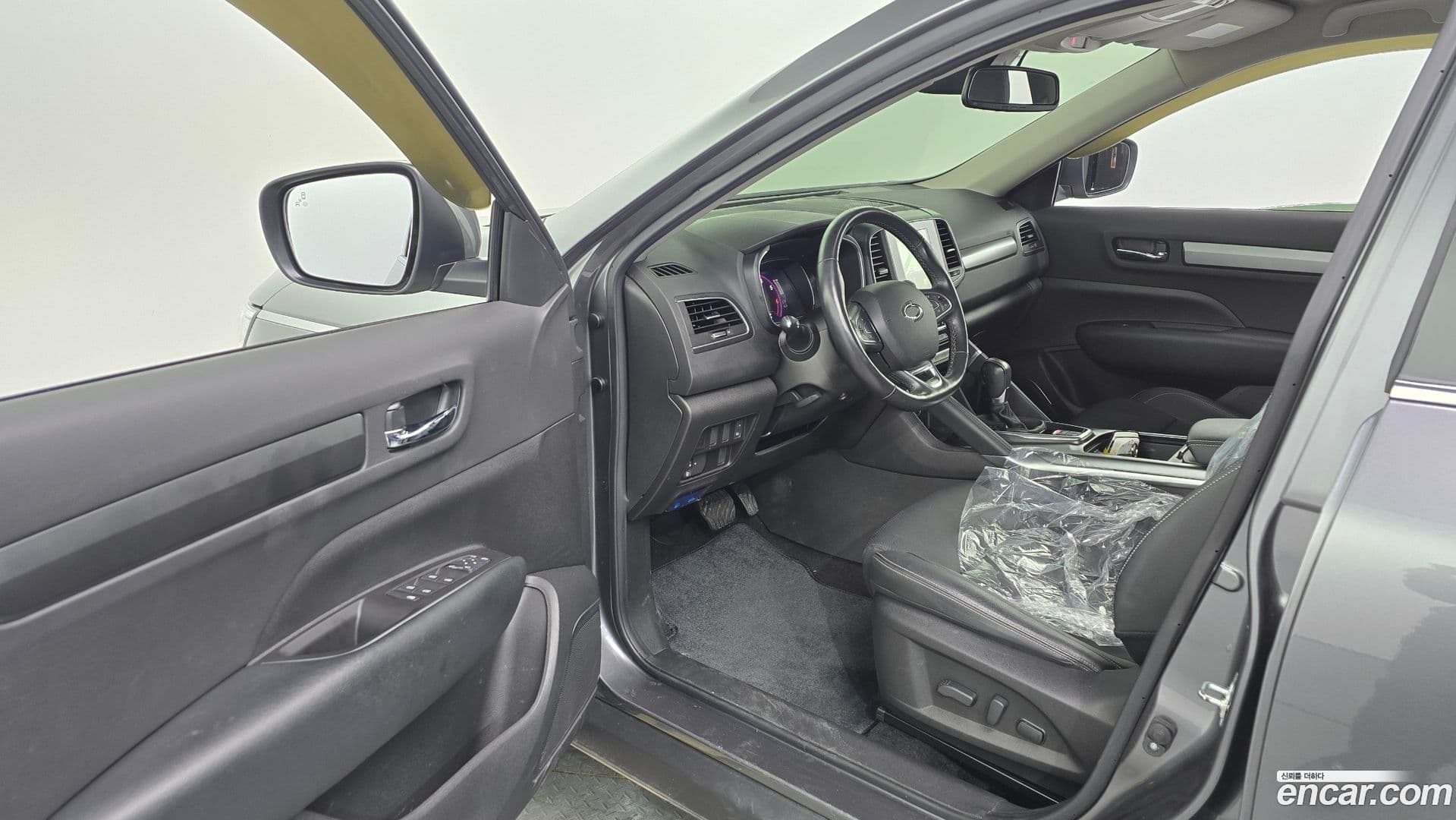 Main__Slider__Photo:QM6 Renault-KoreaSamsung 2021.10-9