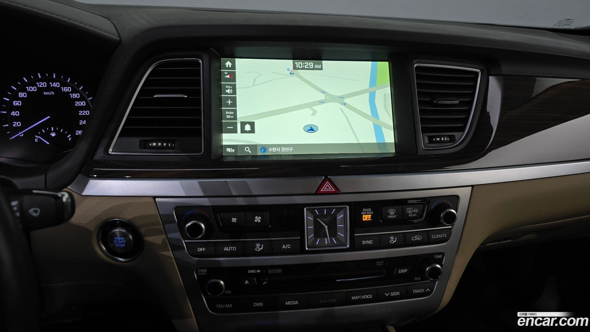 Main__Slider__Photo:G80 Genesis 2016.9-14