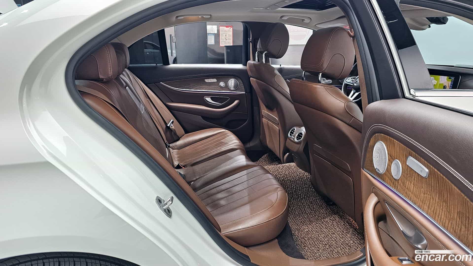 E-Class Mercedes-Benz 2020.0-OPTION-016