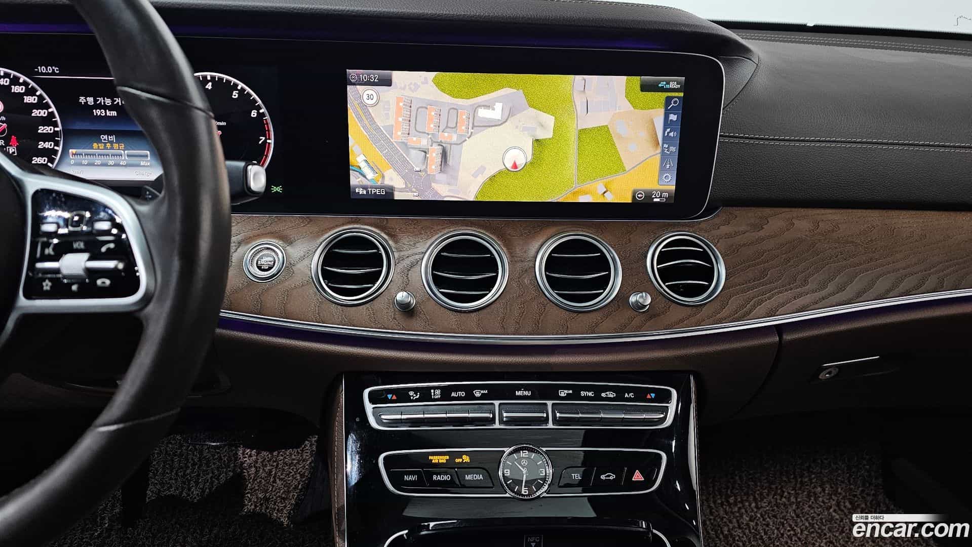 E-Class Mercedes-Benz 2020.0-OPTION-018