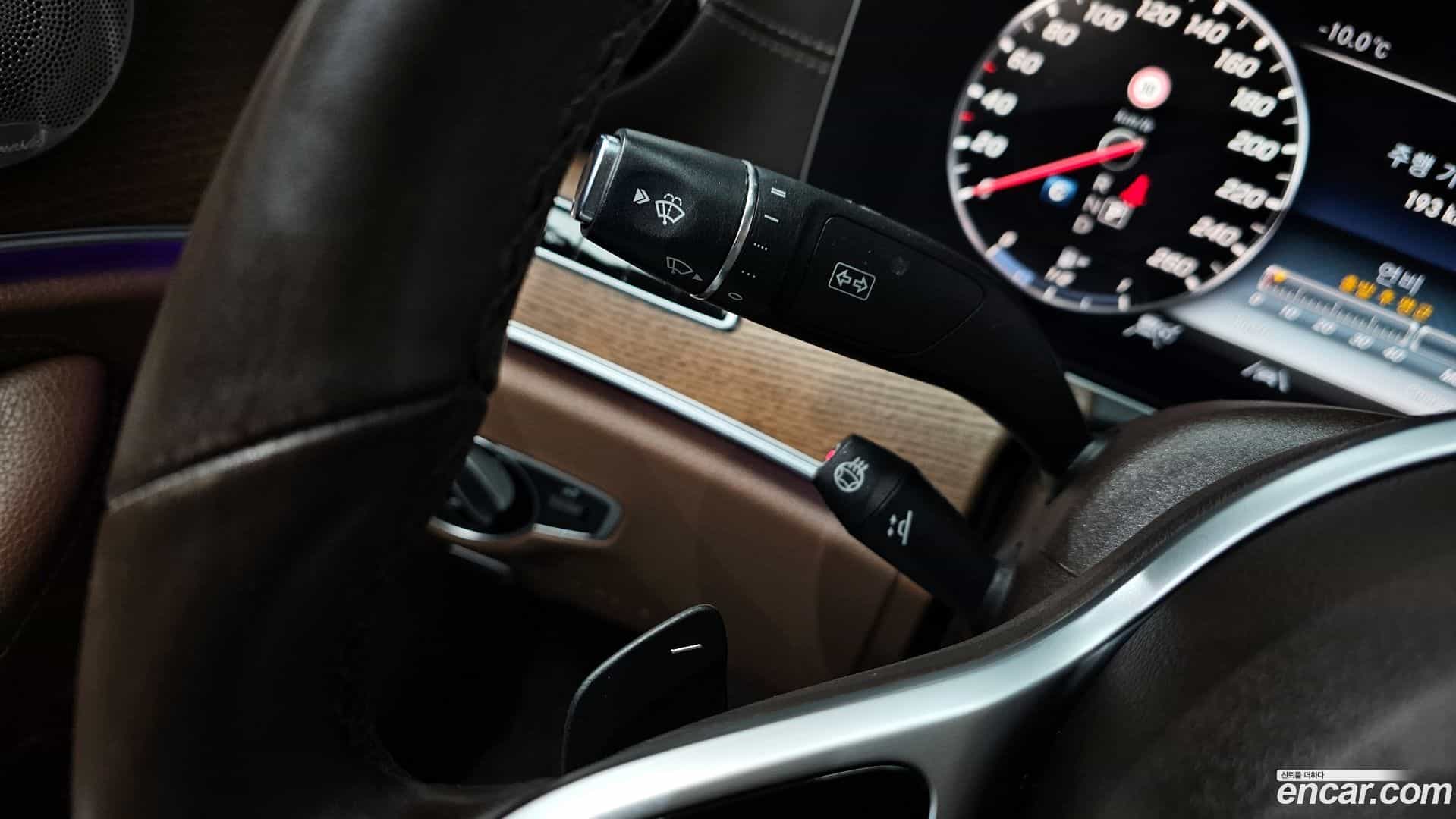 E-Class Mercedes-Benz 2020.0-OPTION-020