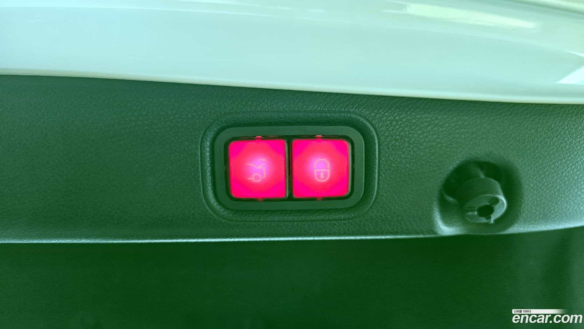 E-Class Mercedes-Benz 2020.0-OPTION-024