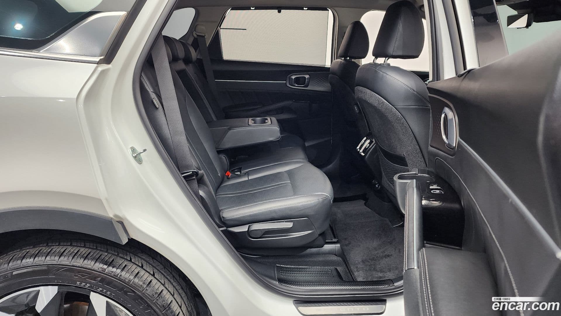 Main__Slider__Photo:Sorento Kia 2023.8-11