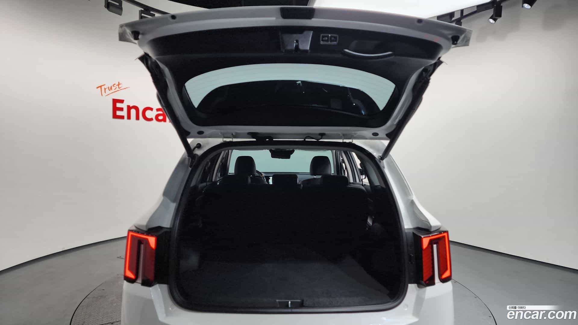 Sorento Kia 2023.8-OPTION-024