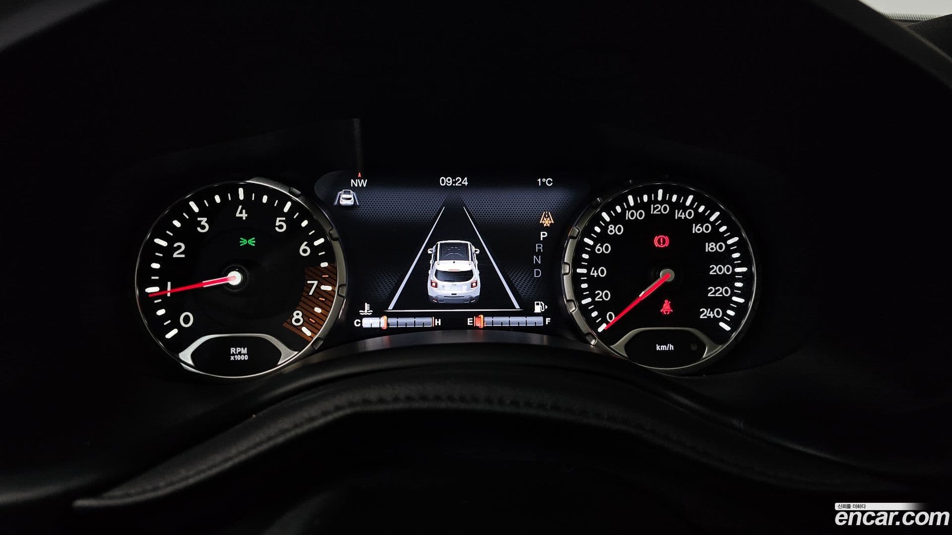 Main__Slider__Photo:Renegade Jeep 2021.6-7