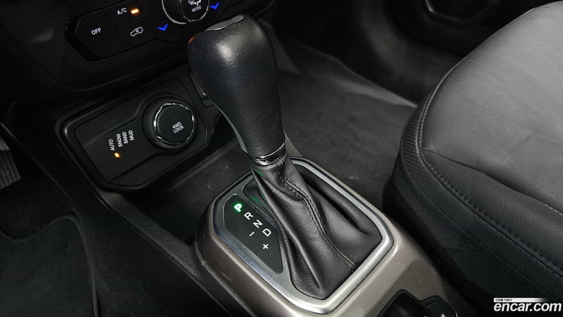 Renegade Jeep 2021.6-INNER-009