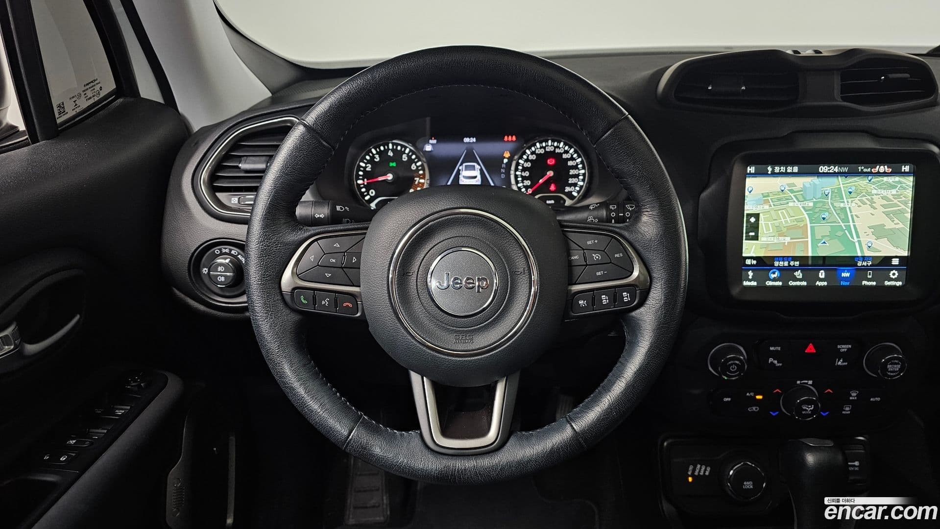 Main__Slider__Photo:Renegade Jeep 2021.6-12