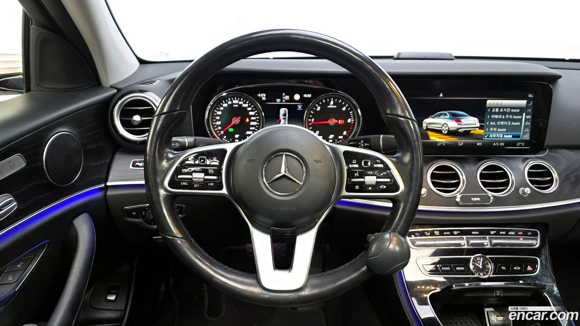 Main__Slider__Photo:E-Class Mercedes-Benz 2019.4-12
