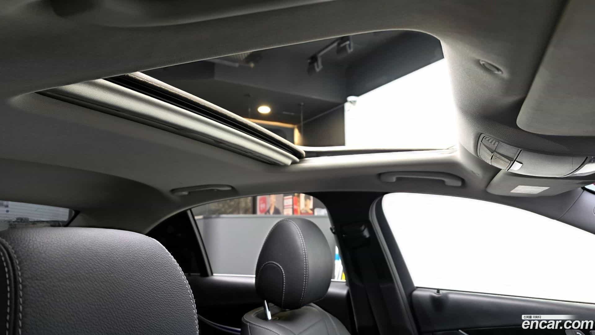 E-Class Mercedes-Benz 2019.4-OPTION-023