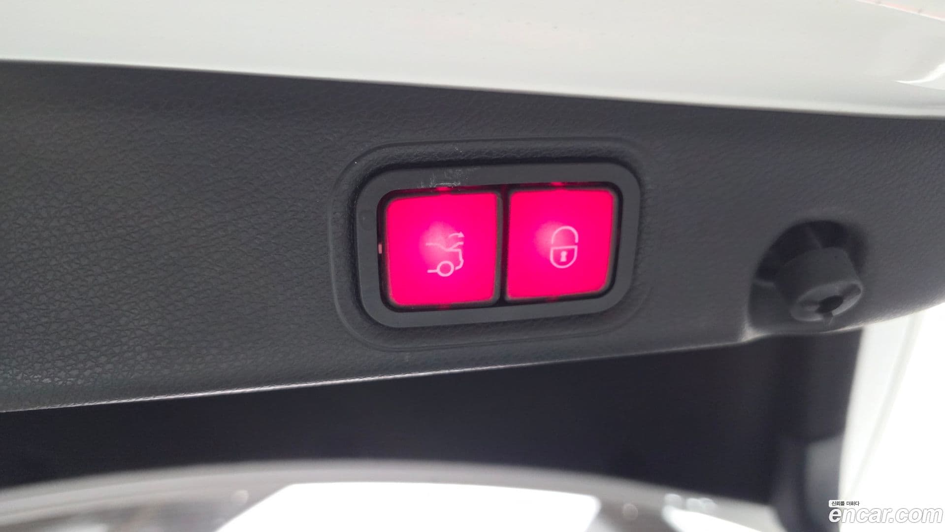 Main__Slider__Photo:E-Class Mercedes-Benz 2019.4-19