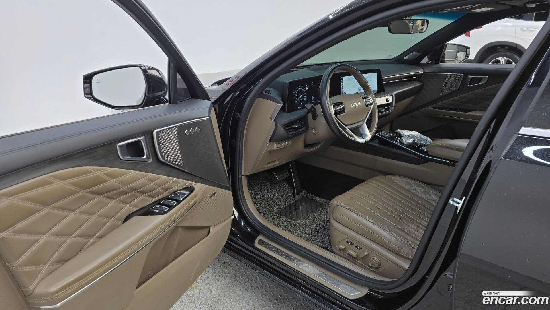 Main__Slider__Photo:K8 Kia 2021.11-9