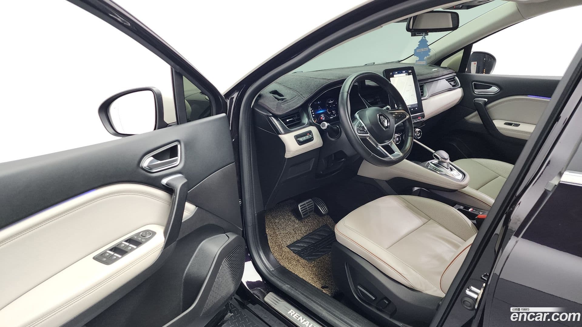 Main__Slider__Photo:Captur Renault-KoreaSamsung 2020.6-9