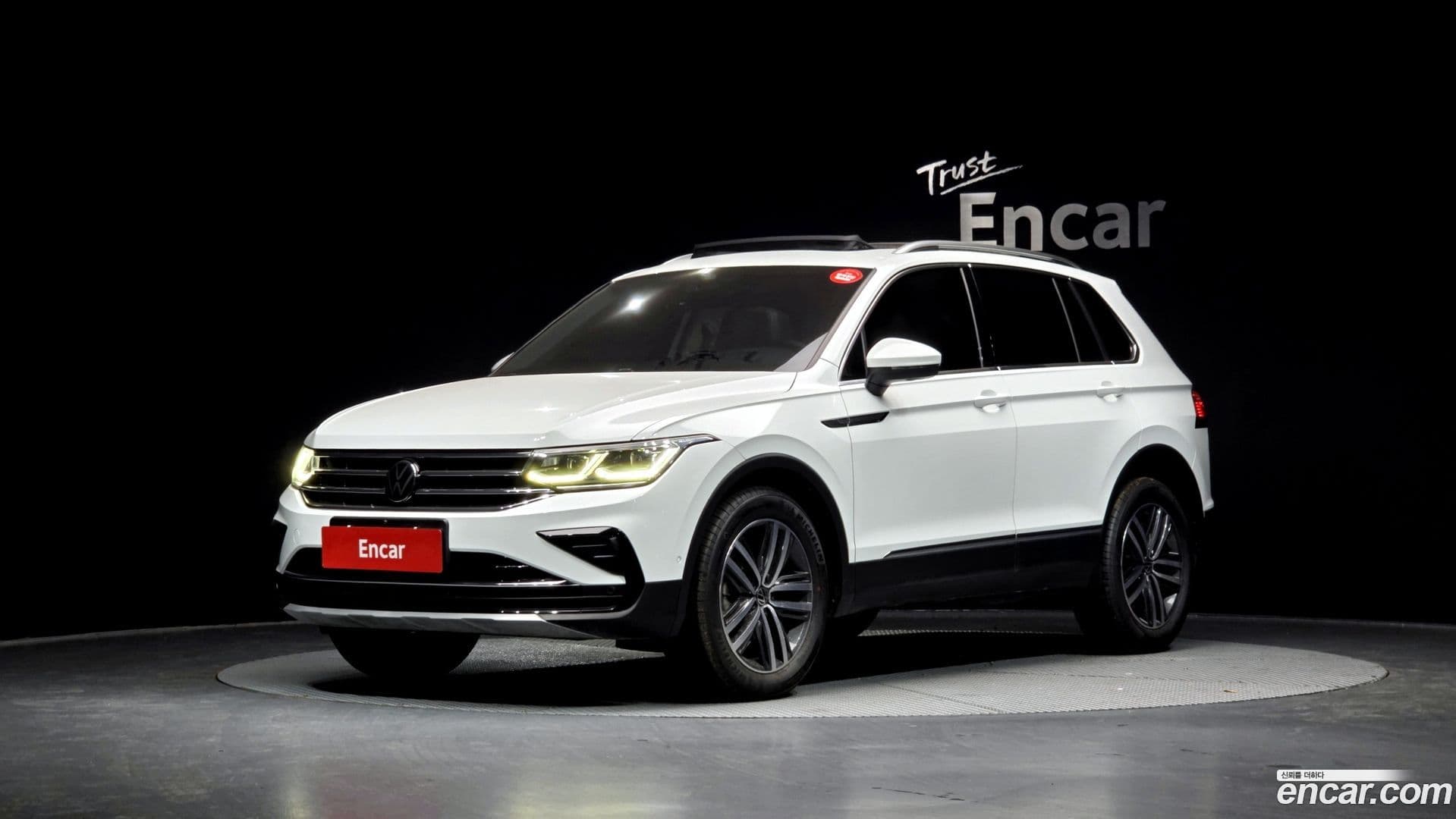 Main__Slider__Photo:Tiguan Volkswagen 2022.11-0