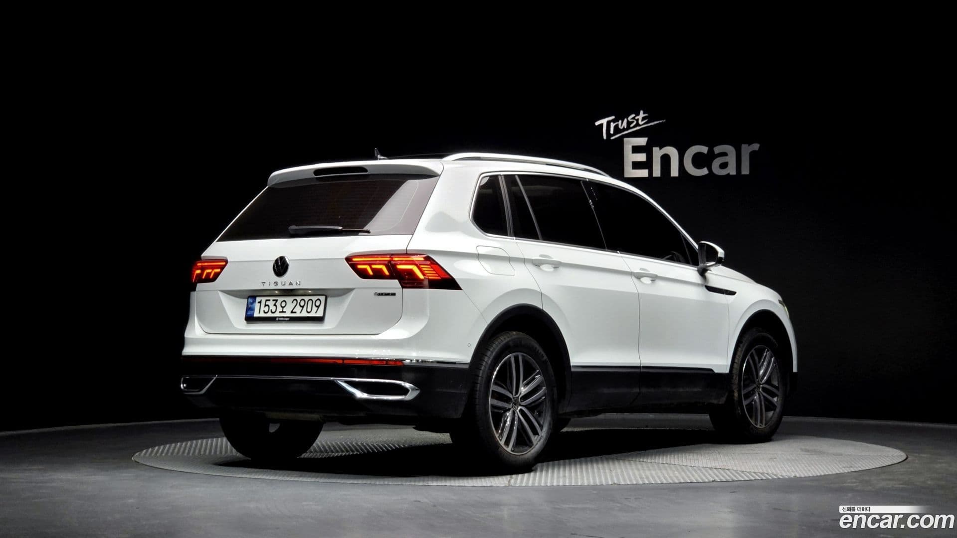 Main__Slider__Photo:Tiguan Volkswagen 2022.11-1