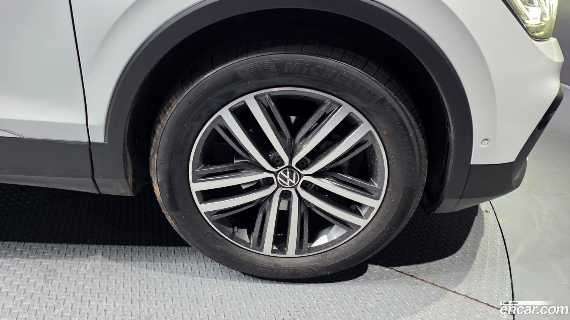 Main__Slider__Photo:Tiguan Volkswagen 2022.11-4