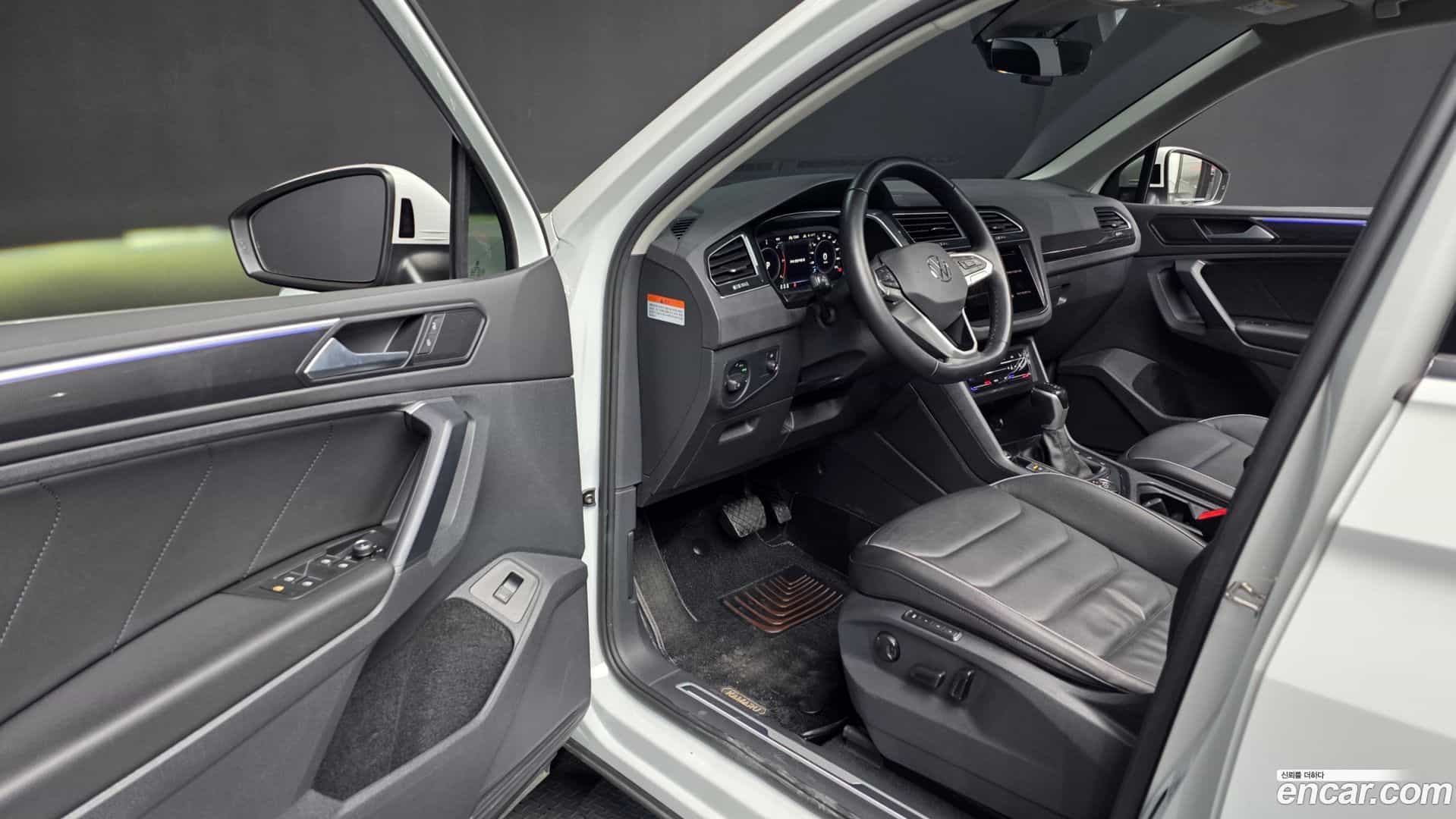 Tiguan Volkswagen 2022.11-INNER-010