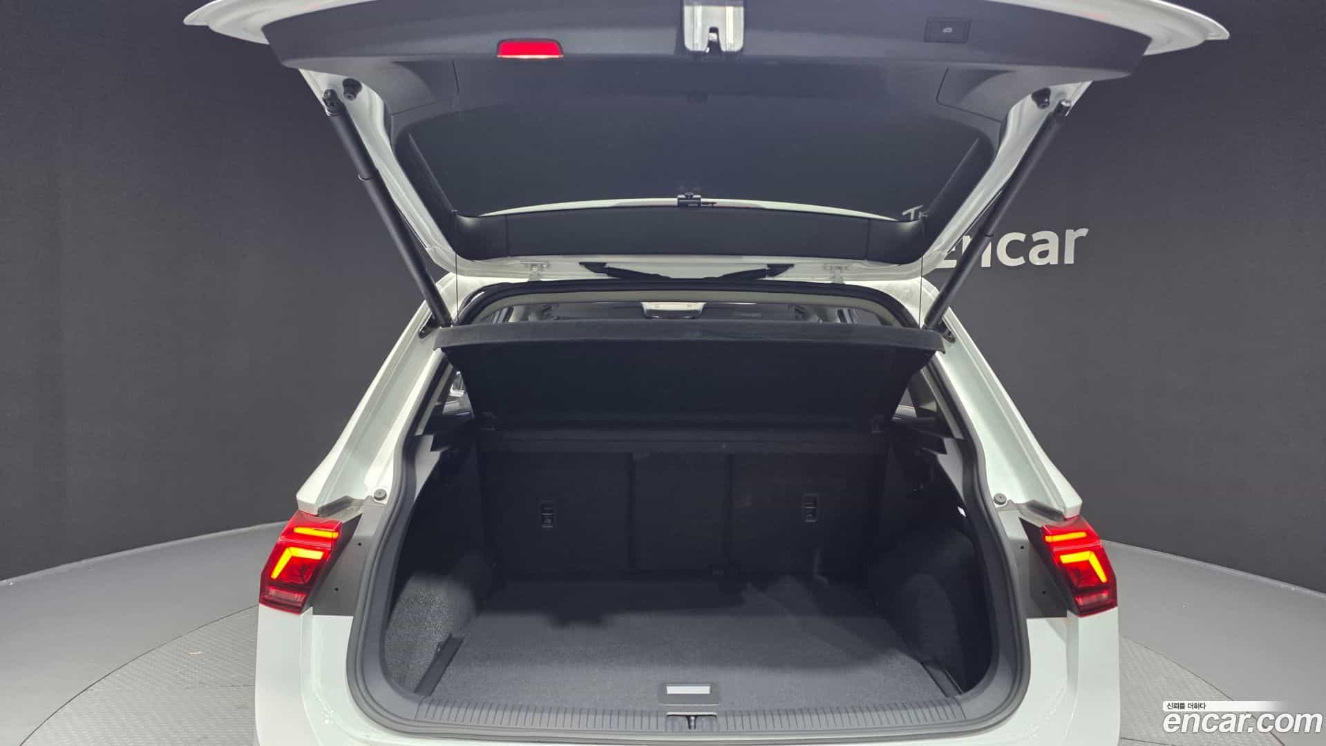 Tiguan Volkswagen 2022.11-OPTION-024