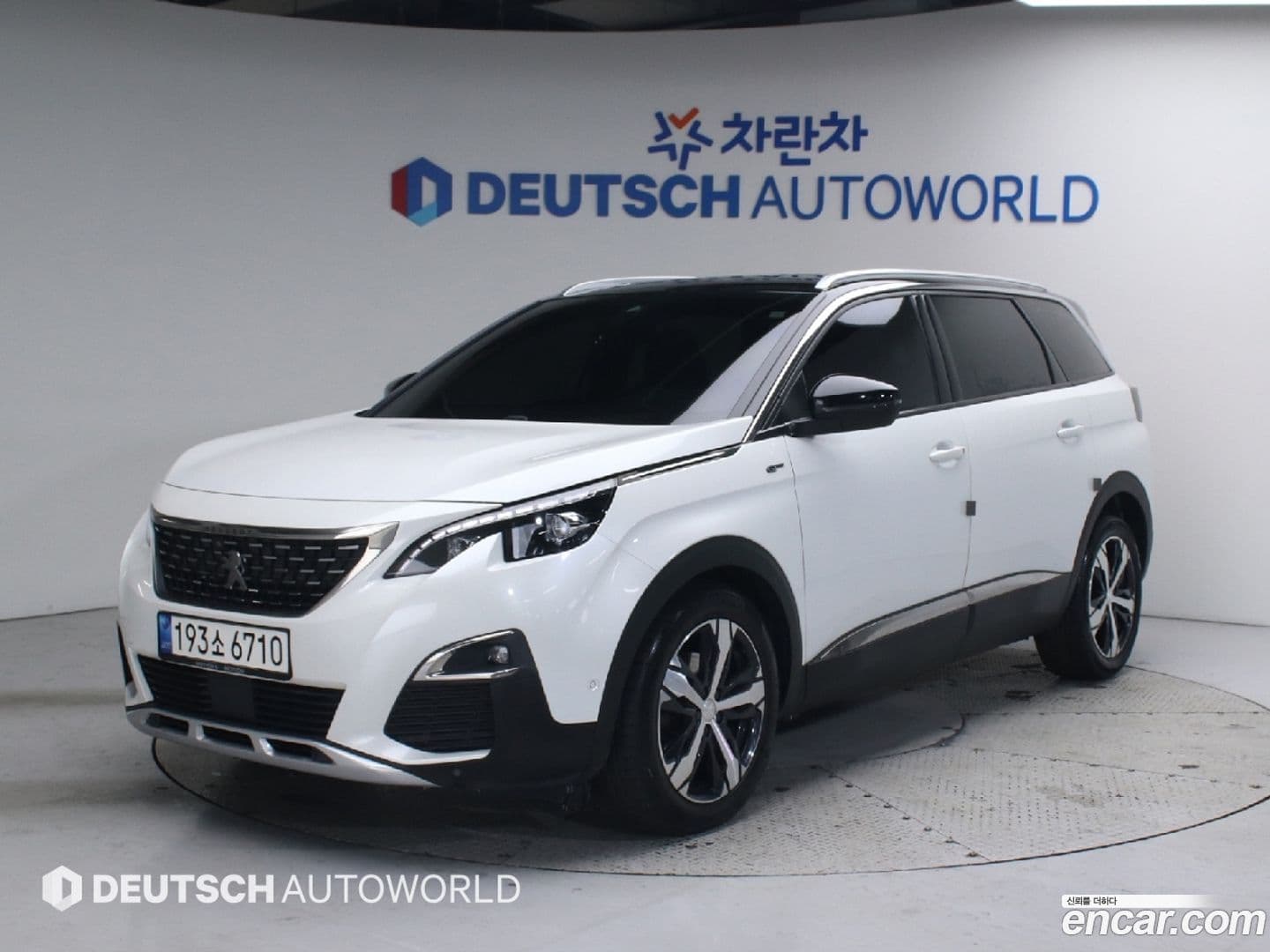 Main__Slider__Photo:5008 Peugeot 2021.5-0