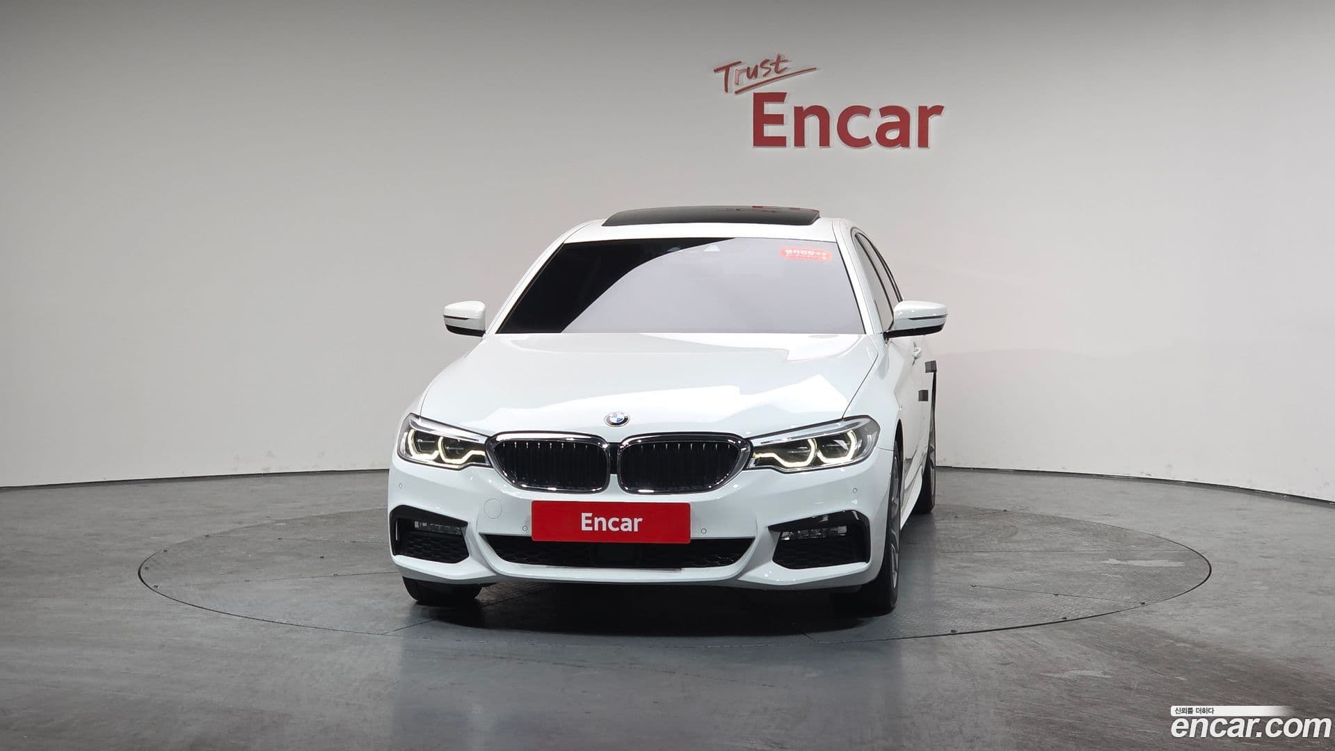 Main__Slider__Photo:5-Series BMW 2018.0-2