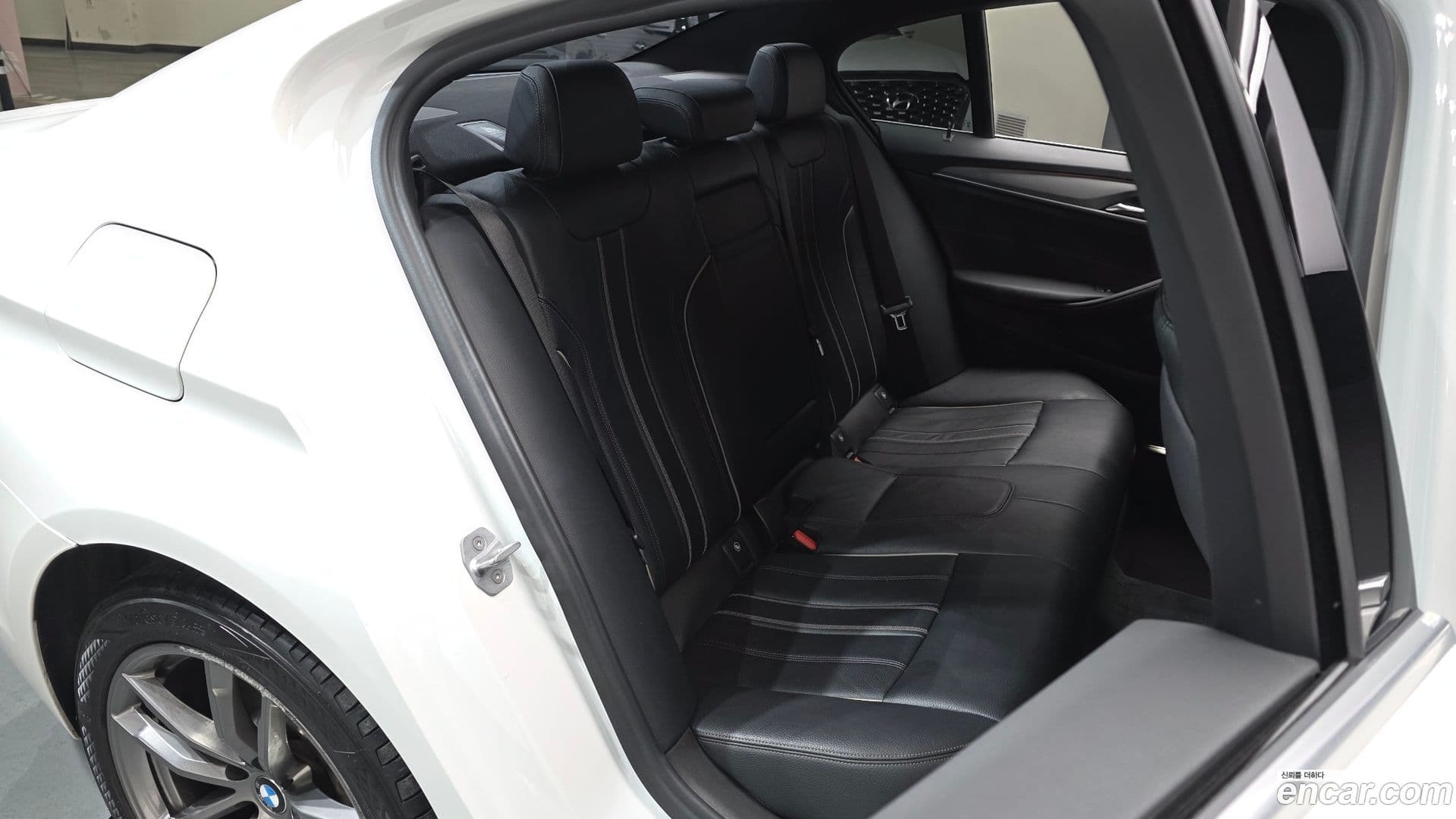 Main__Slider__Photo:5-Series BMW 2018.0-10