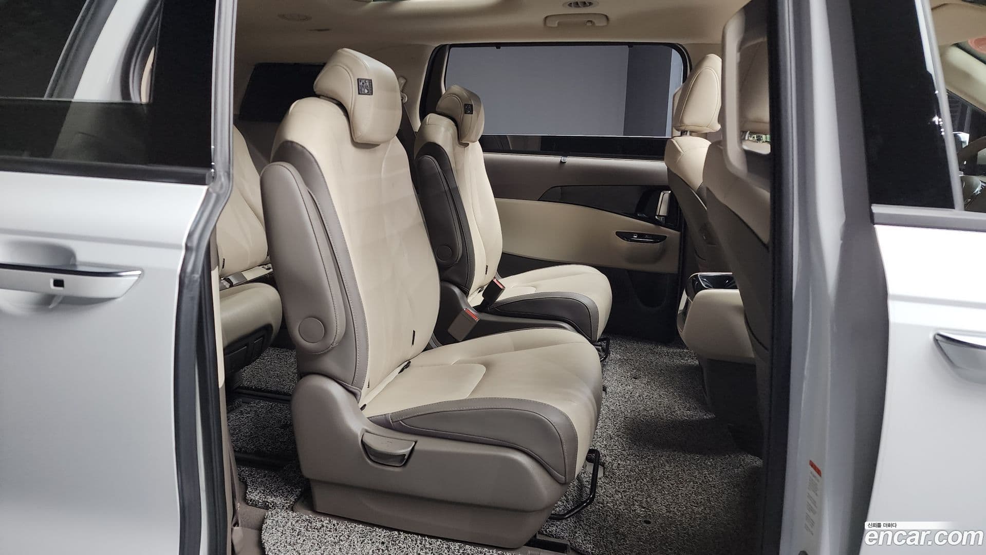 Main__Slider__Photo:Canival Kia 2023.8-11