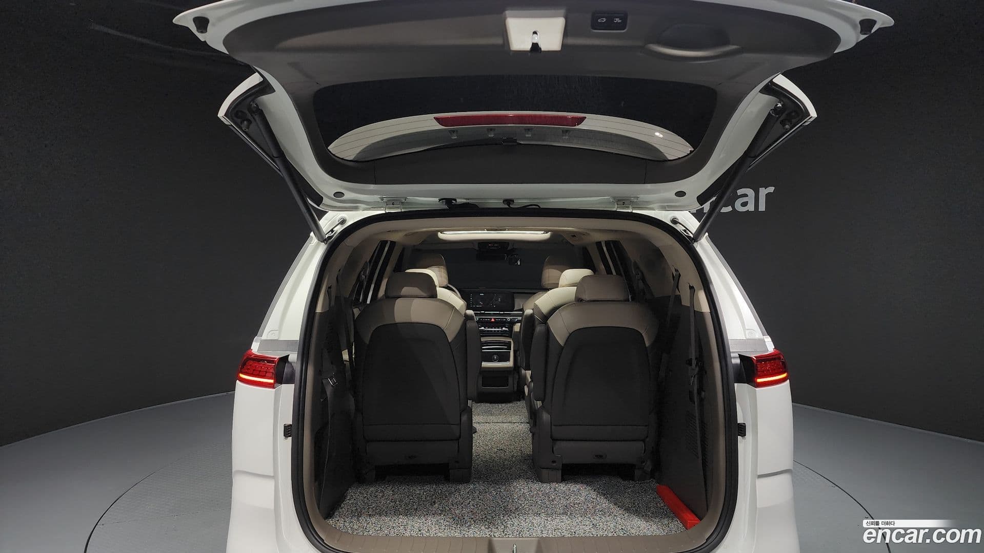 Main__Slider__Photo:Canival Kia 2023.8-19