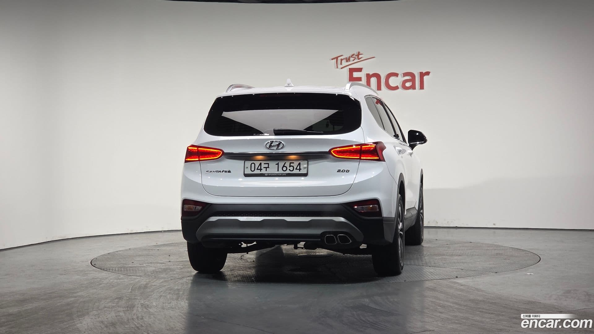 Main__Slider__Photo:Santafe Hyundai 2019.0-3