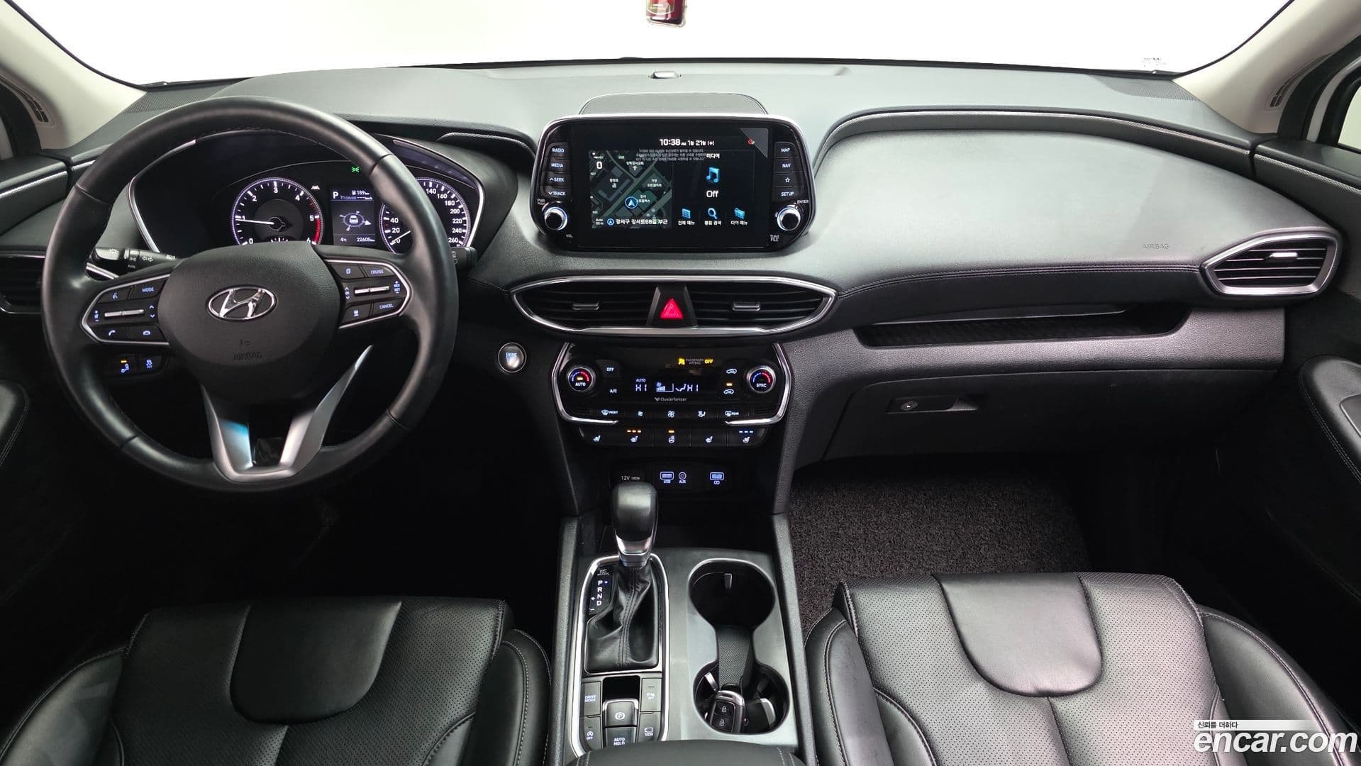 Main__Slider__Photo:Santafe Hyundai 2019.0-6