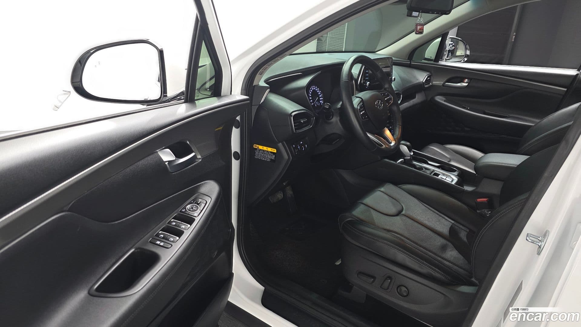 Main__Slider__Photo:Santafe Hyundai 2019.0-10