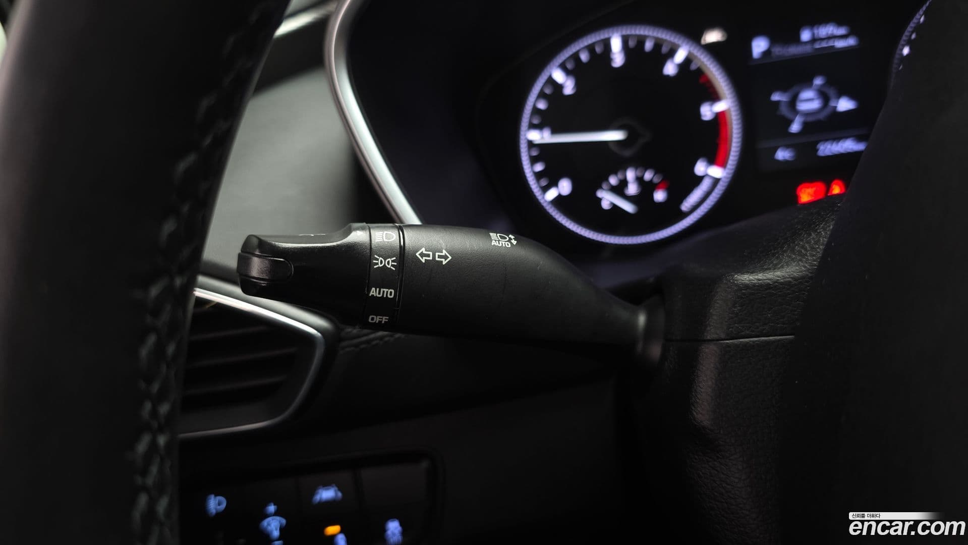 Main__Slider__Photo:Santafe Hyundai 2019.0-16