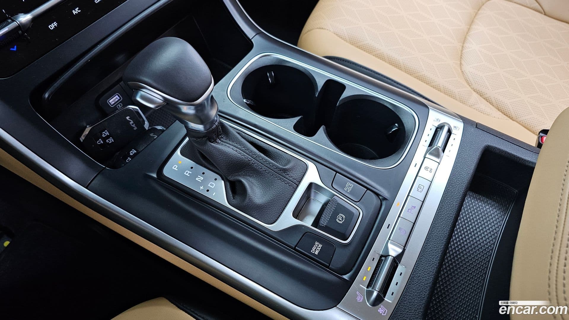 Main__Slider__Photo:Canival Kia 2023.3-8