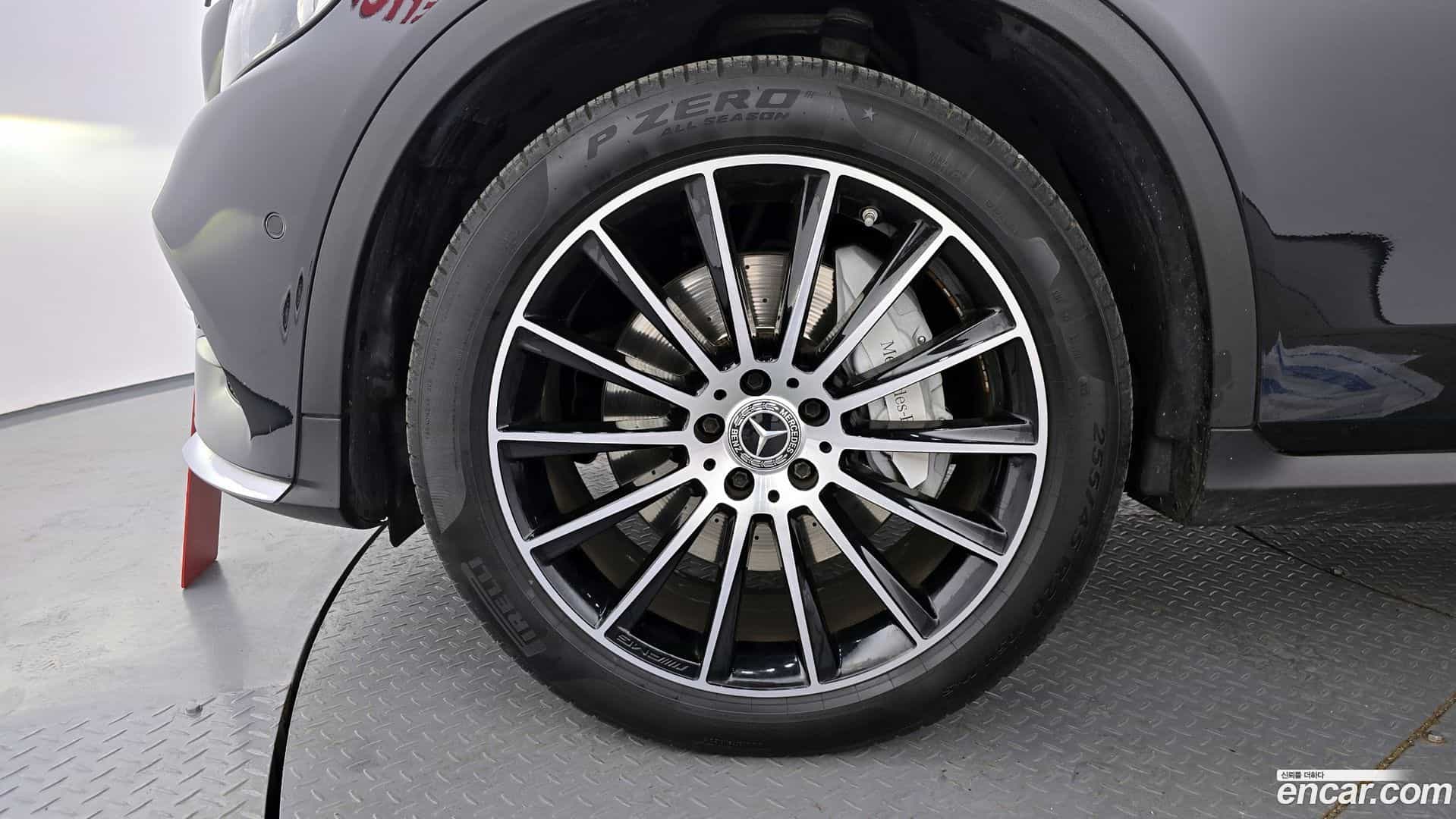 GLC-Class Mercedes-Benz 2019.5-OUTER-005