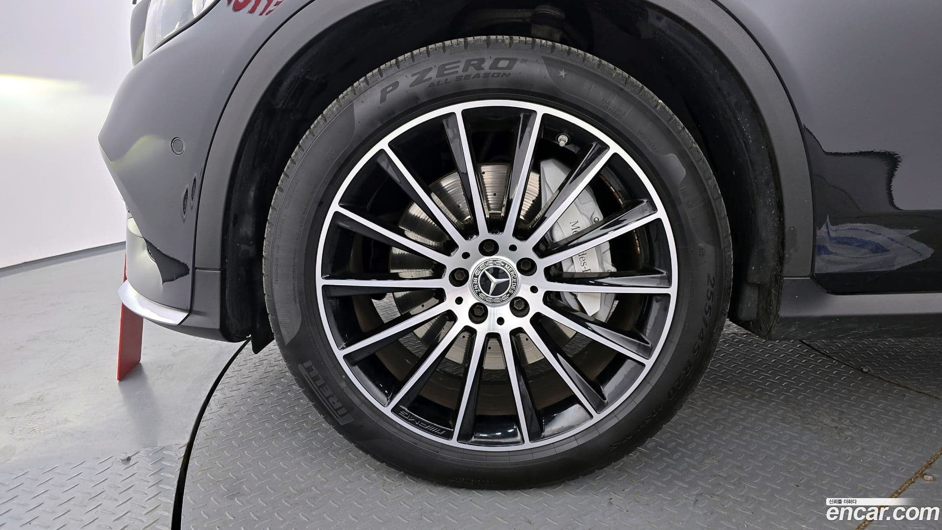 Main__Slider__Photo:GLC-Class Mercedes-Benz 2019.5-4