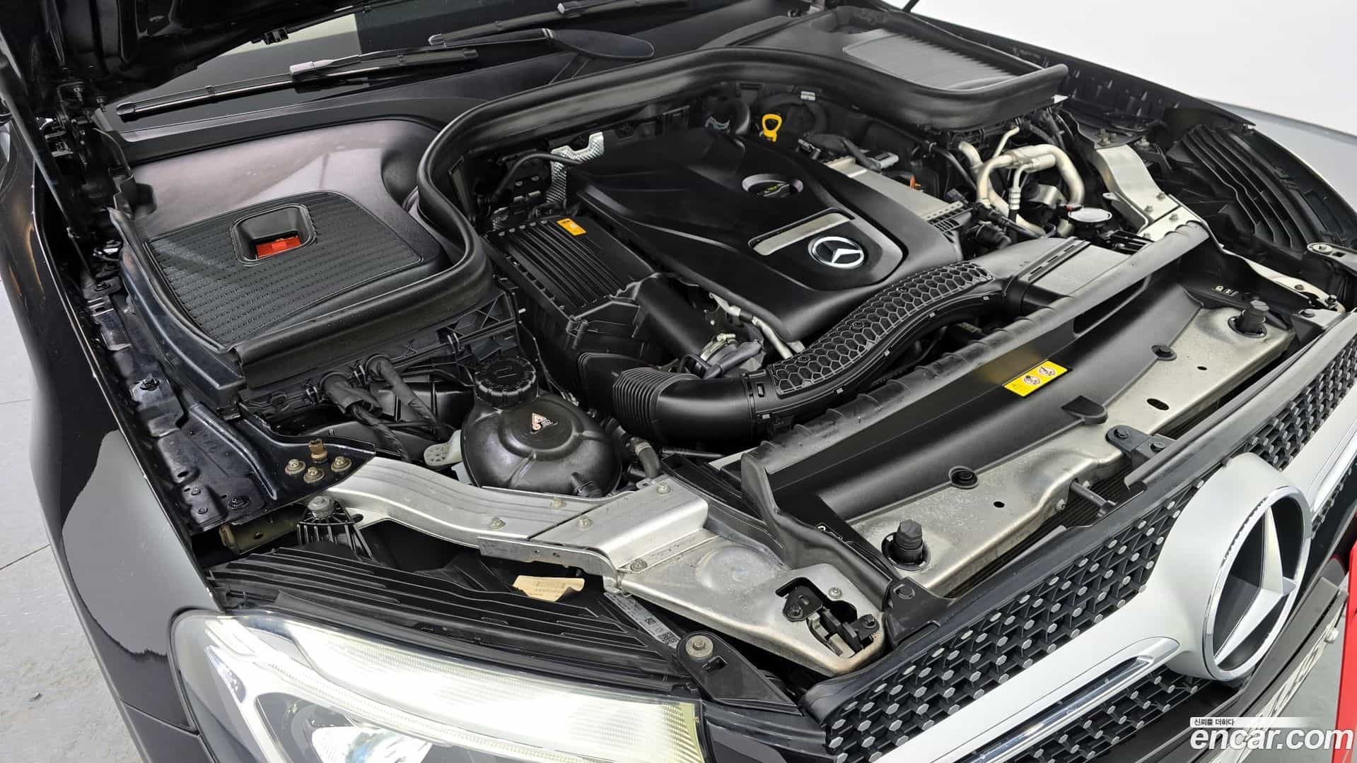 GLC-Class Mercedes-Benz 2019.5-INNER-006