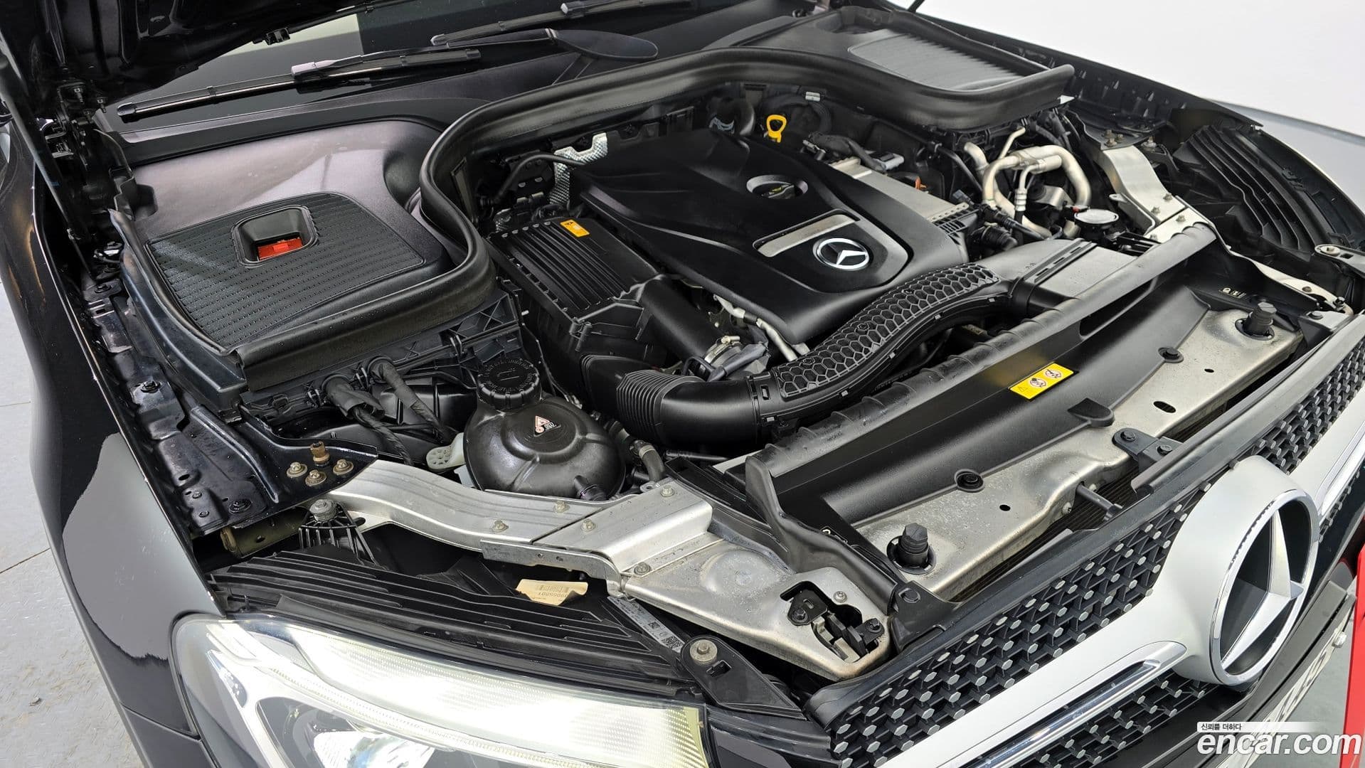 Main__Slider__Photo:GLC-Class Mercedes-Benz 2019.5-5