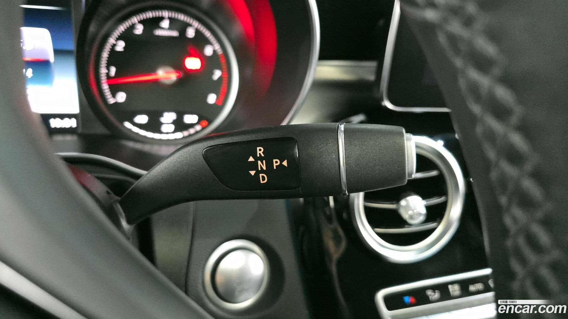 Main__Slider__Photo:GLC-Class Mercedes-Benz 2019.5-8