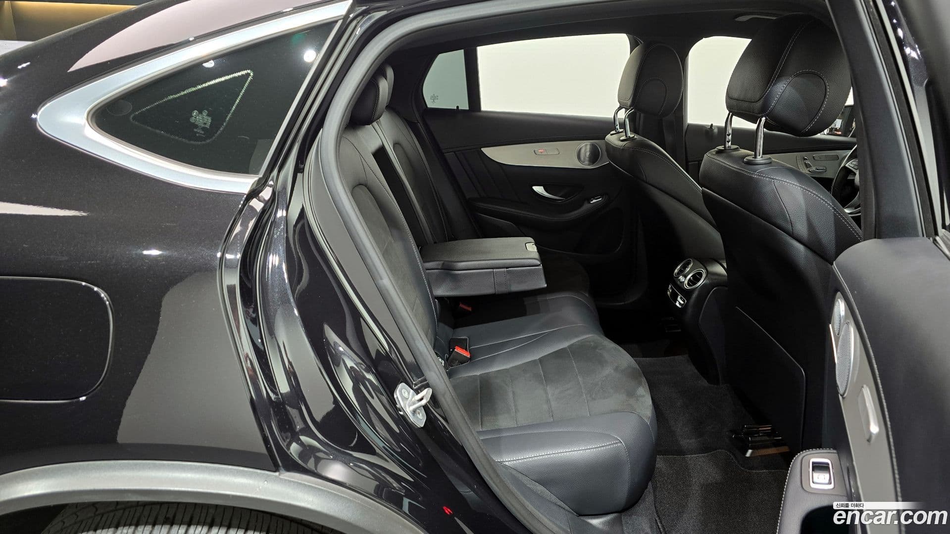 Main__Slider__Photo:GLC-Class Mercedes-Benz 2019.5-11