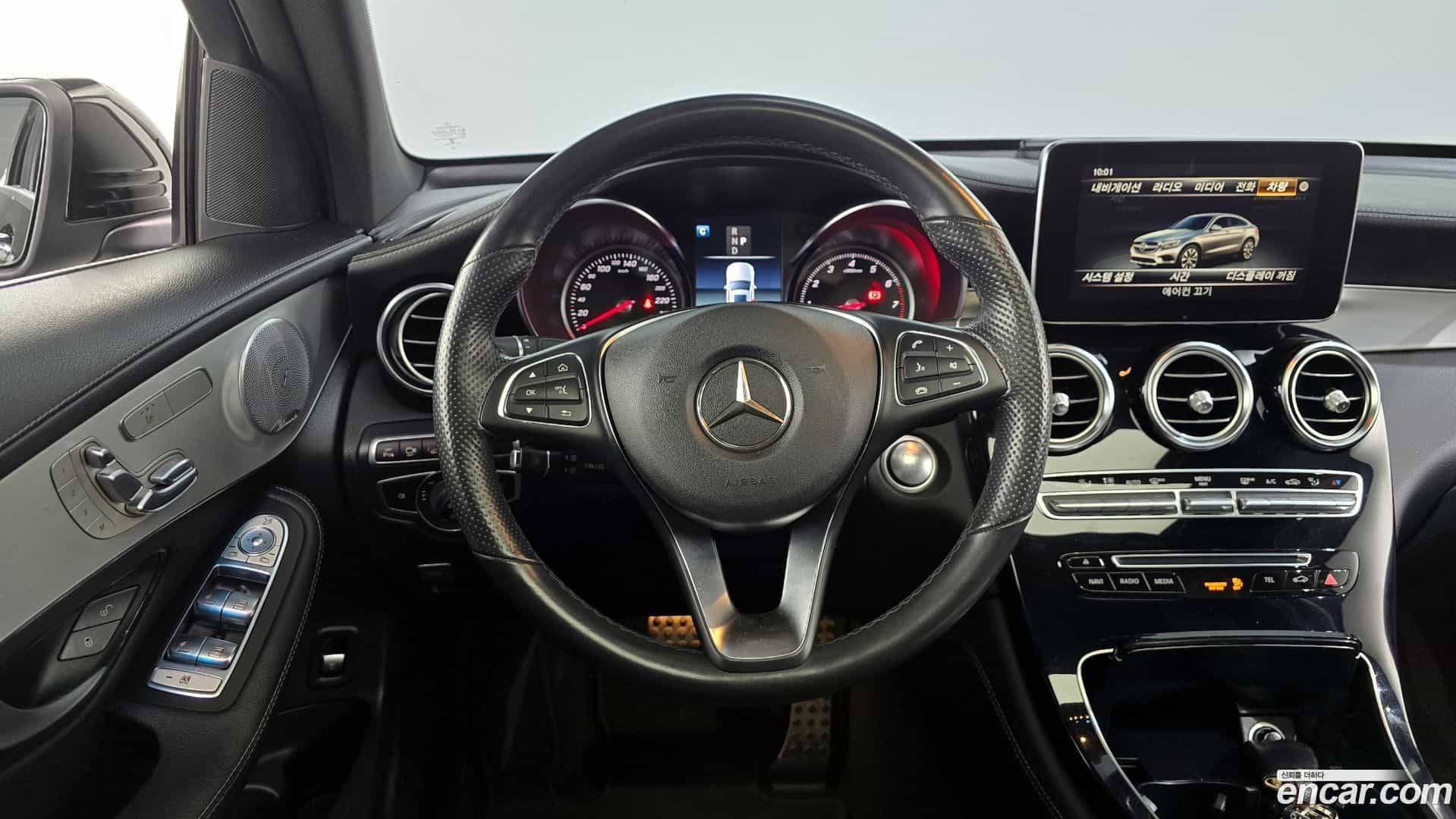 GLC-Class Mercedes-Benz 2019.5-OPTION-017