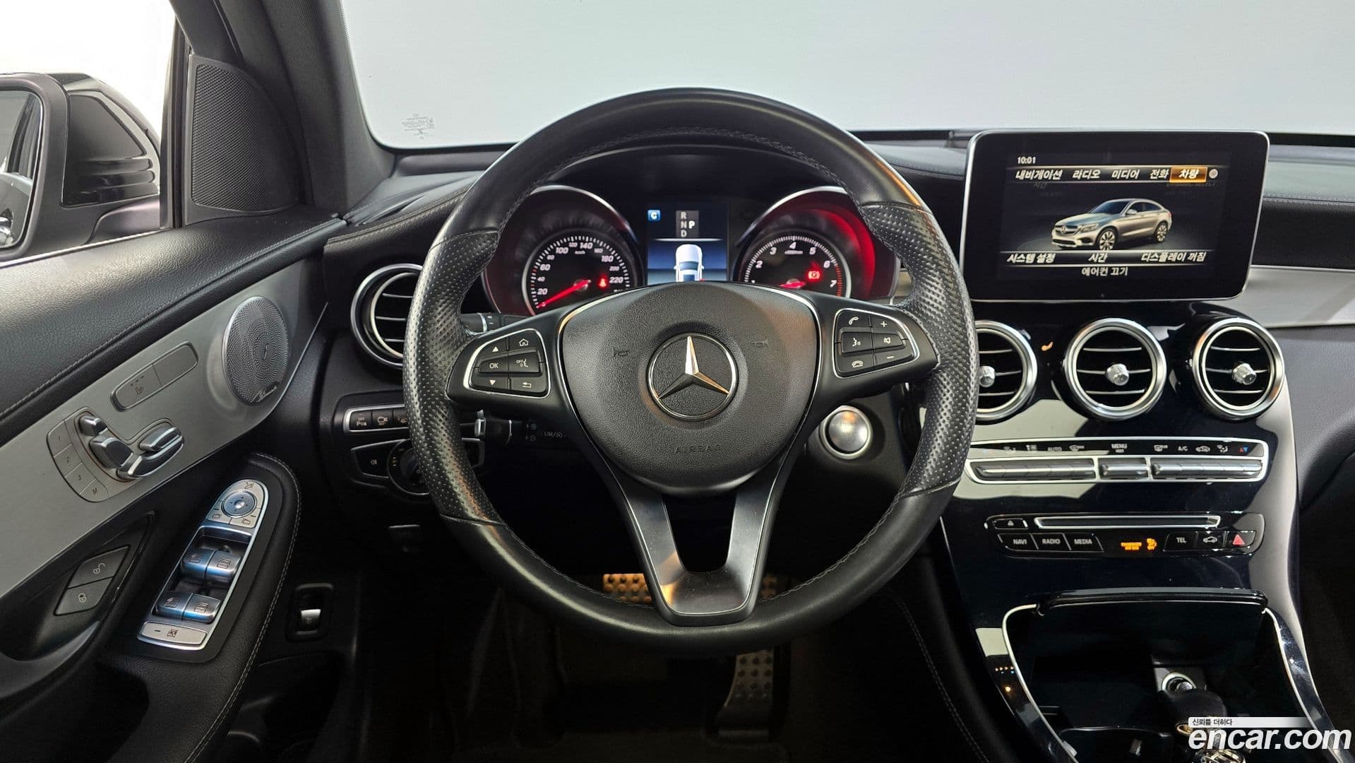 Main__Slider__Photo:GLC-Class Mercedes-Benz 2019.5-12